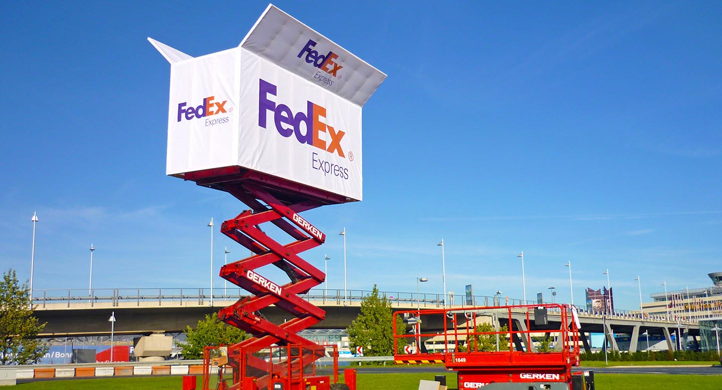 Promotioncontainer von FedEX, Konzeption, Beklebung und Mitaufbau